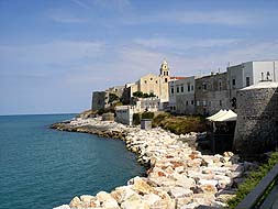 Vieste, Pizzomunno, Gargano - Splendida citt&agrave; sul Gargano, con numerosi alberghi, residence, hotel, villaggi, pensioni, agenzie e agriturismo a disposizione del Turismo. 